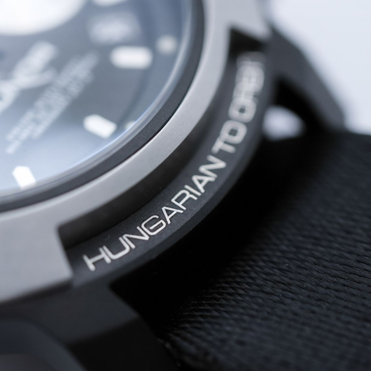 Evolvens® x HUNOR Hivatalos Űrhajós Chronograph Karóra 46 mm